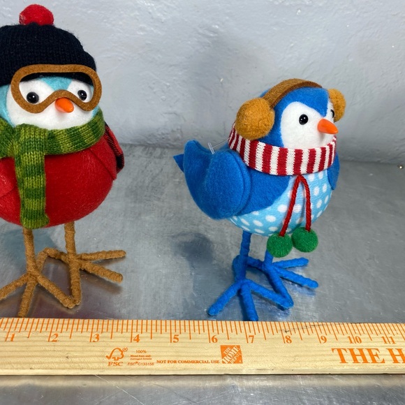 Super Cute Pair of Feather Friends
Christmas Bird Figurines - Picture 10 of 10